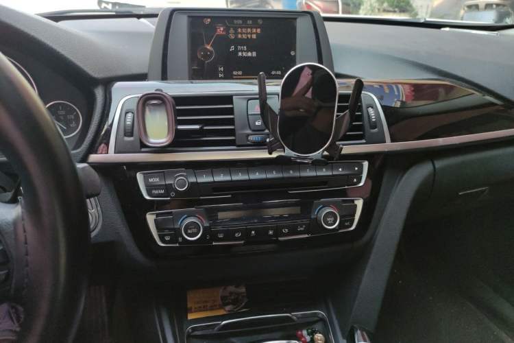 Used BMW 3 Series 2017 320Li Fashion Model Audio And AC Panel