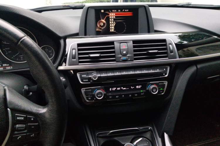 Used BMW 3 Series 2017 320Li Fashion Model Audio And AC Panel