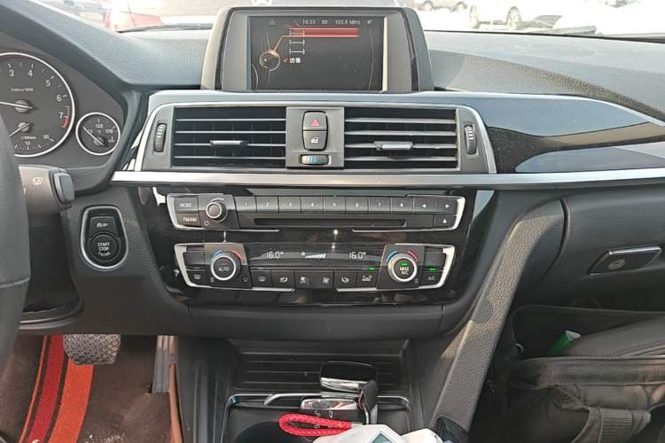 Used BMW 3 Series 2017 320Li Fashion Model Audio And AC Panel