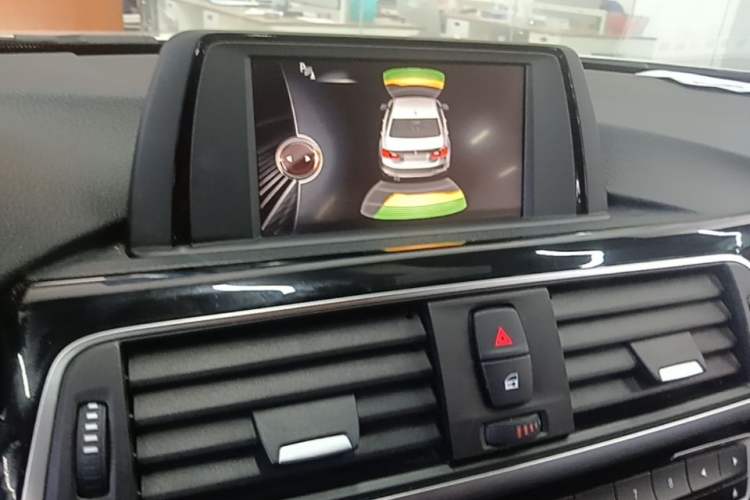 Used BMW 3 Series 2017 318Li Fashion Model Audio And AC Panel