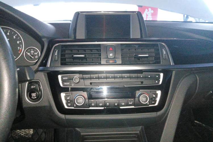 Used BMW 3 Series 2017 320Li xDrive Fashion Model Audio And AC Panel