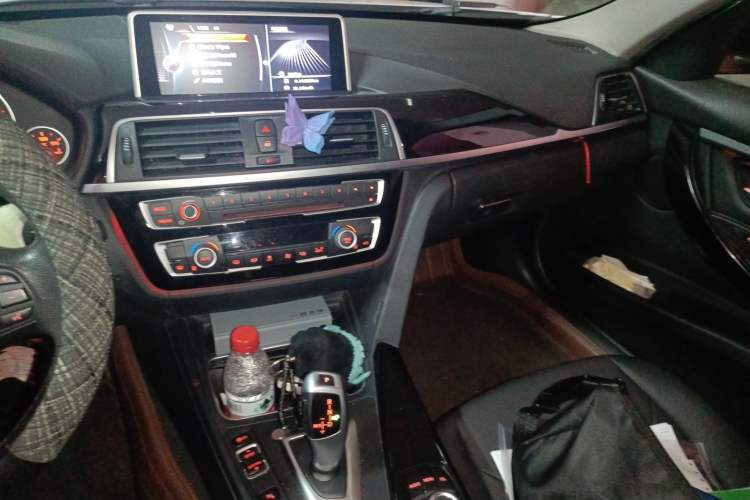 Used BMW 3 Series 2017 320Li Fashion Model Audio And AC Panel