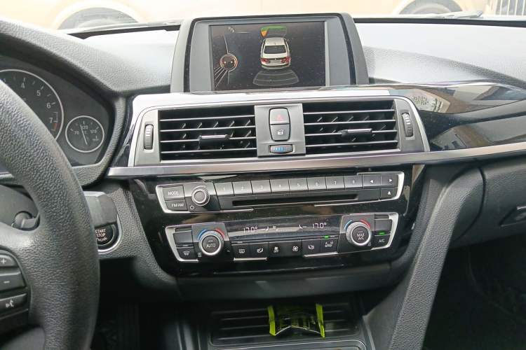 Used BMW 3 Series 2017 320Li Fashion Model Audio And AC Panel