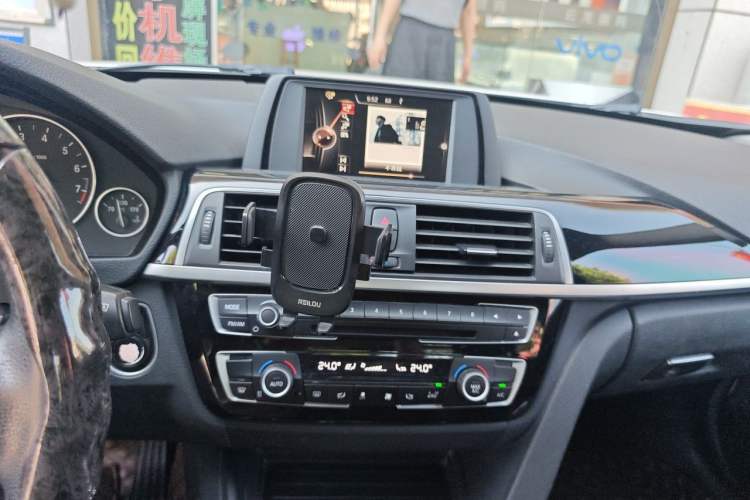 Used BMW 3 Series 2017 320Li Fashion Model Audio And AC Panel
