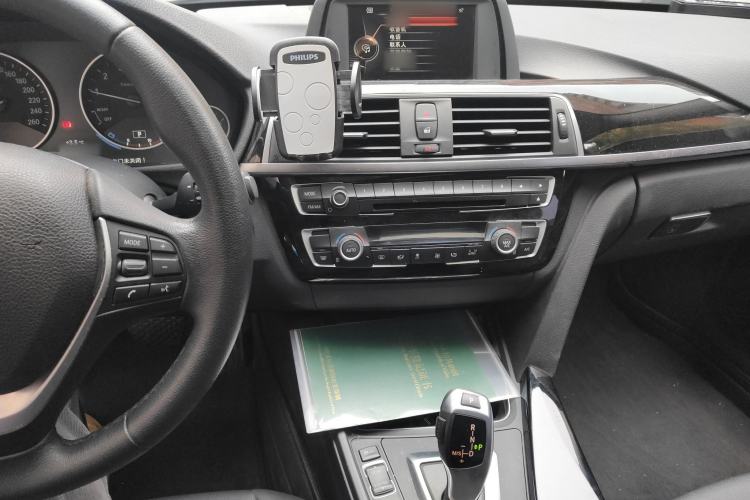 Used BMW 3 Series 2017 320Li Fashion Model Audio And AC Panel