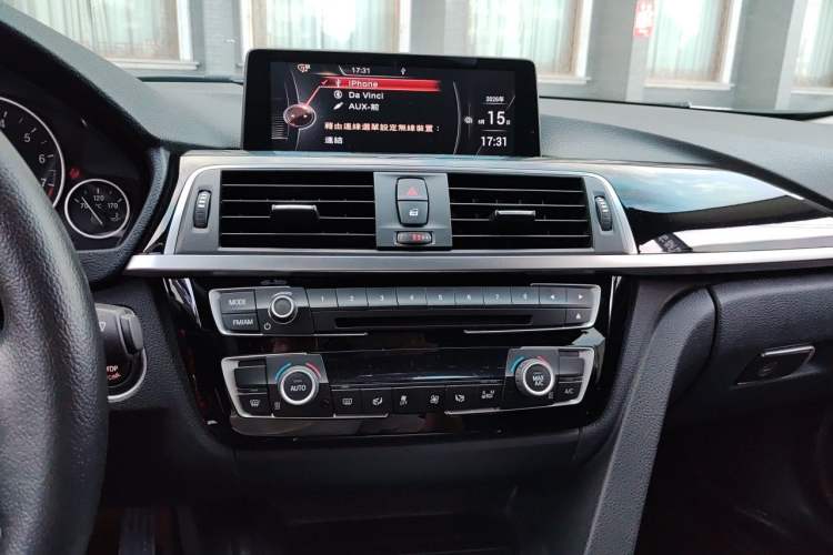 Used BMW 3 Series 2017 320Li Fashion Model Audio And AC Panel