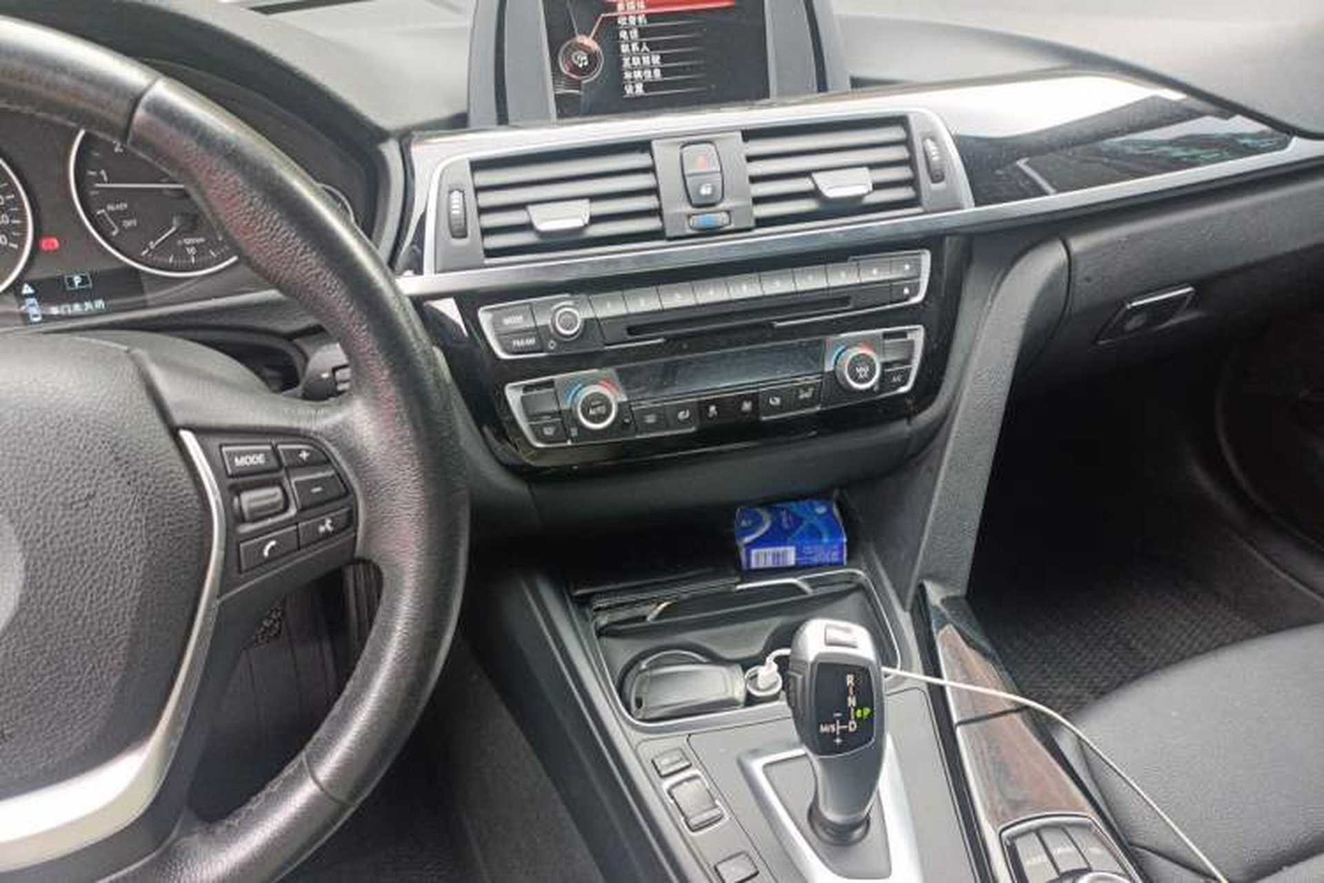 Used BMW 3 Series 2017 320Li Fashion Model Audio And AC Panel