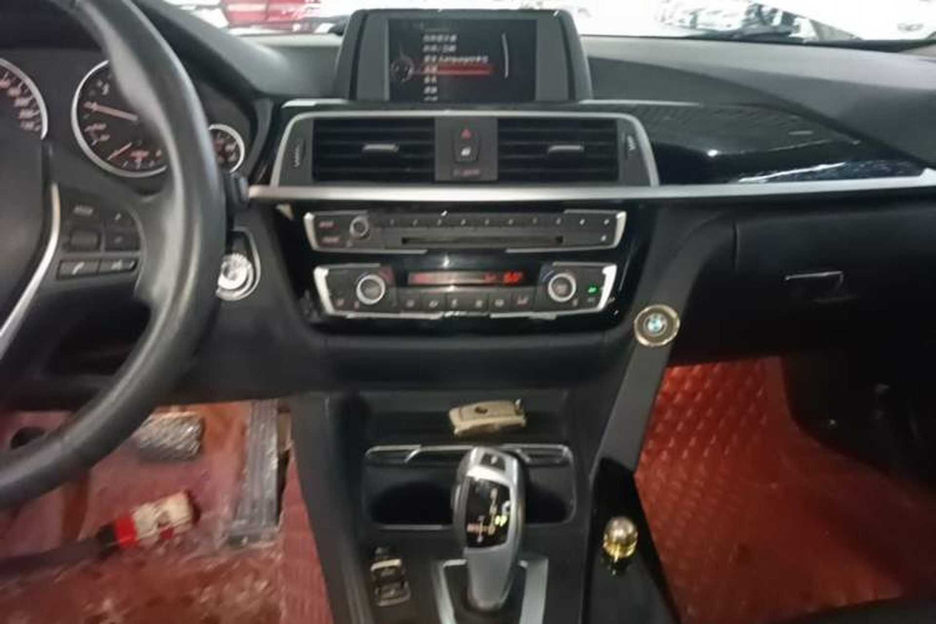 Used BMW 3 Series 2017 318Li Fashion Model Audio And AC Panel