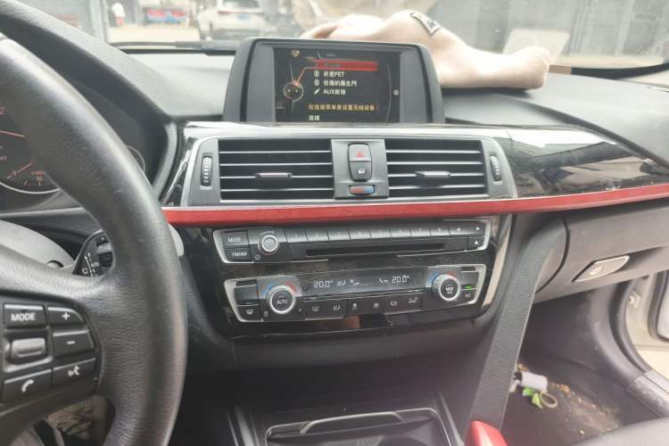 Used BMW 3 Series 2017 320Li Fashion Model Audio And AC Panel