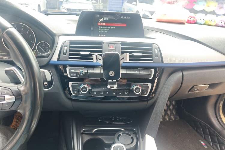 Used BMW 3 Series 2017 320i M Sport Audio And AC Panel