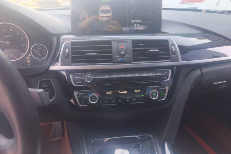 Used BMW 3 Series 2017 320Li Fashion Model Audio And AC Panel