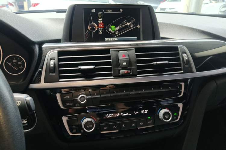 Used BMW 3 Series 2017 320Li Fashion Model Audio And AC Panel