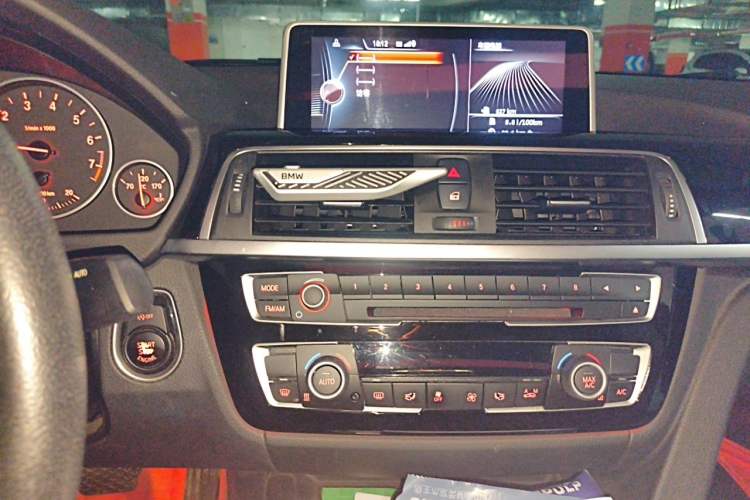 Used BMW 3 Series 2017 320Li Fashion Model Audio And AC Panel