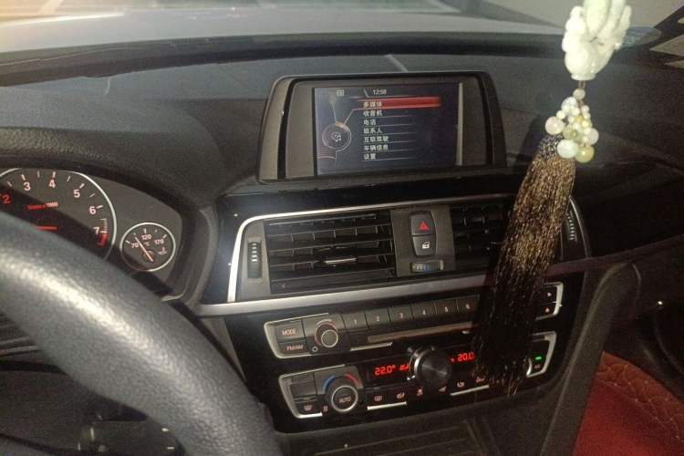 Used BMW 3 Series 2017 320Li Fashion Model Audio And AC Panel