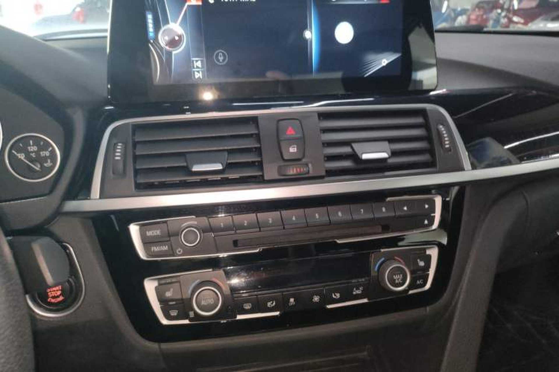 Used BMW 3 Series 2017 320Li xDrive Fashion Model Audio And AC Panel
