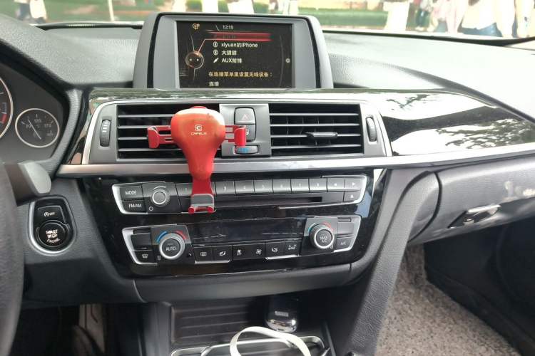 Used BMW 3 Series 2017 318Li Fashion Model Audio And AC Panel