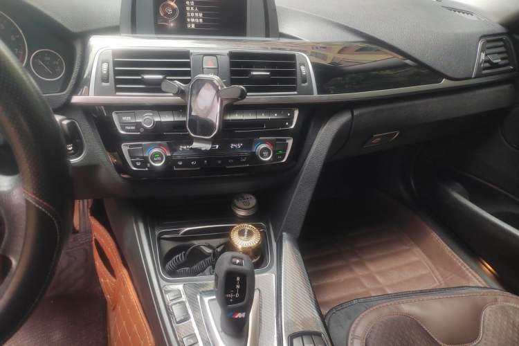 Used BMW 3 Series 2017 320Li Fashion Model Audio And AC Panel