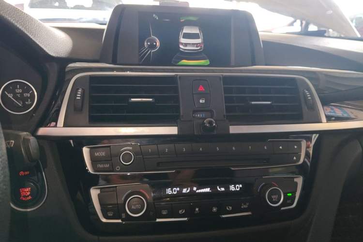 Used BMW 3 Series 2017 320Li Fashion Model Audio And AC Panel