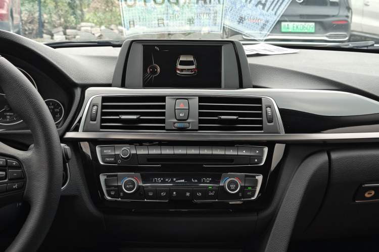 Used BMW 3 Series 2017 320Li Fashion Model Audio And AC Panel