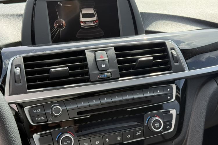 Used BMW 3 Series 2017 320Li Fashion Model Audio And AC Panel