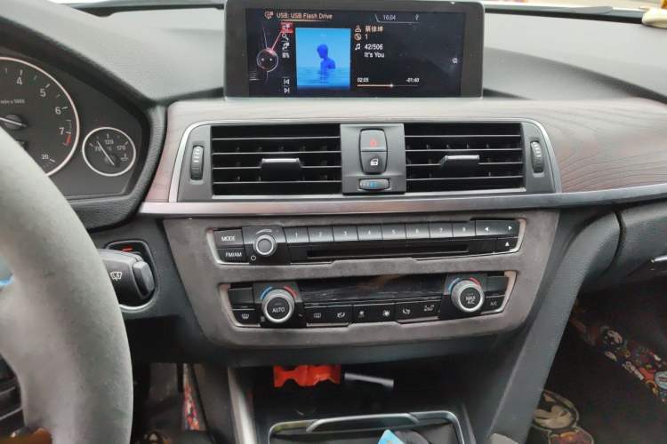 Used BMW 3 Series 2017 320Li Fashion Model Audio And AC Panel