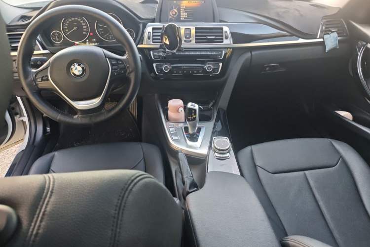 Used BMW 3 Series 2017 318Li Fashion Model Audio And AC Panel