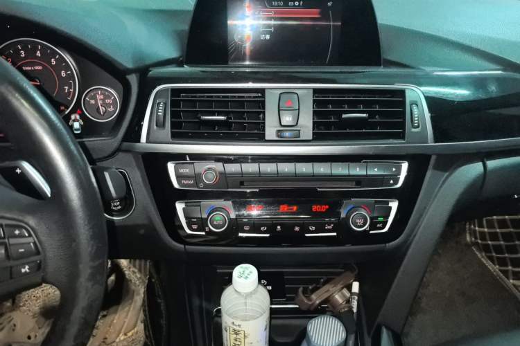 Used BMW 3 Series 2017 320Li M Sport Edition Audio And AC Panel