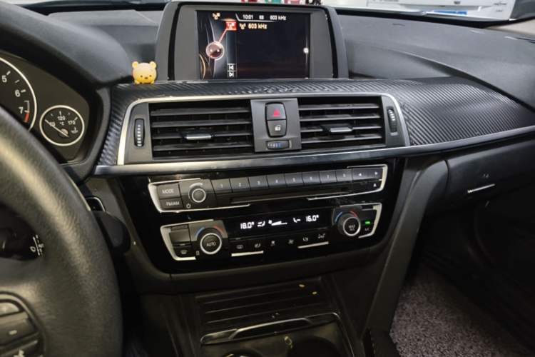 Used BMW 3 Series 2017 320Li Fashion Model Audio And AC Panel