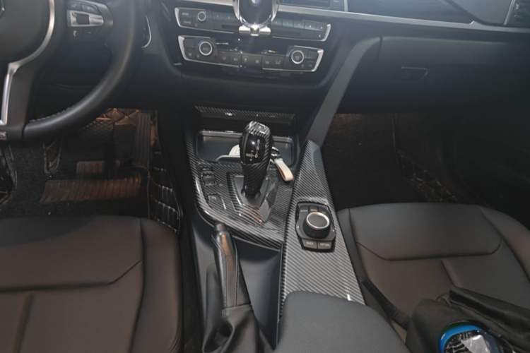 Used BMW 3 Series 2017 320Li Fashion Model Audio And AC Panel