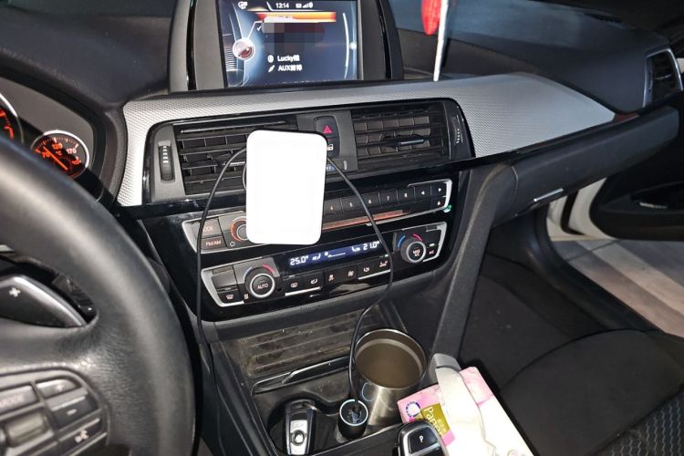Used BMW 3 Series 2017 320i M Sport Audio And AC Panel