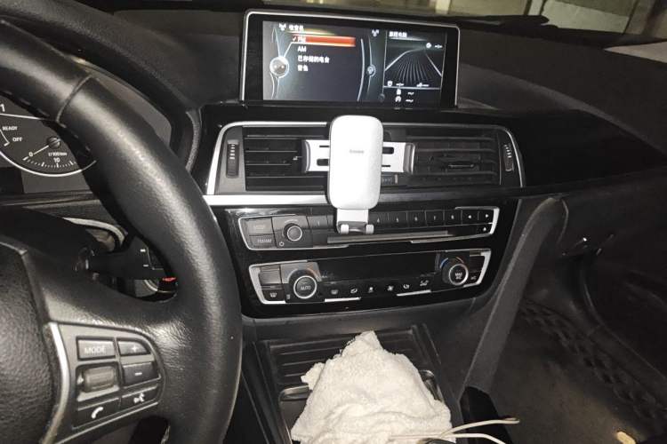 Used BMW 3 Series 2017 320Li Fashion Model Audio And AC Panel