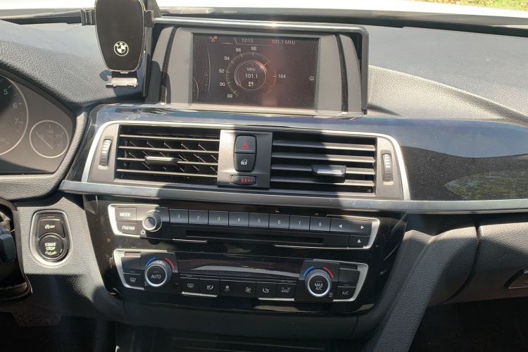 Used BMW 3 Series 2017 320Li Fashion Model Audio And AC Panel