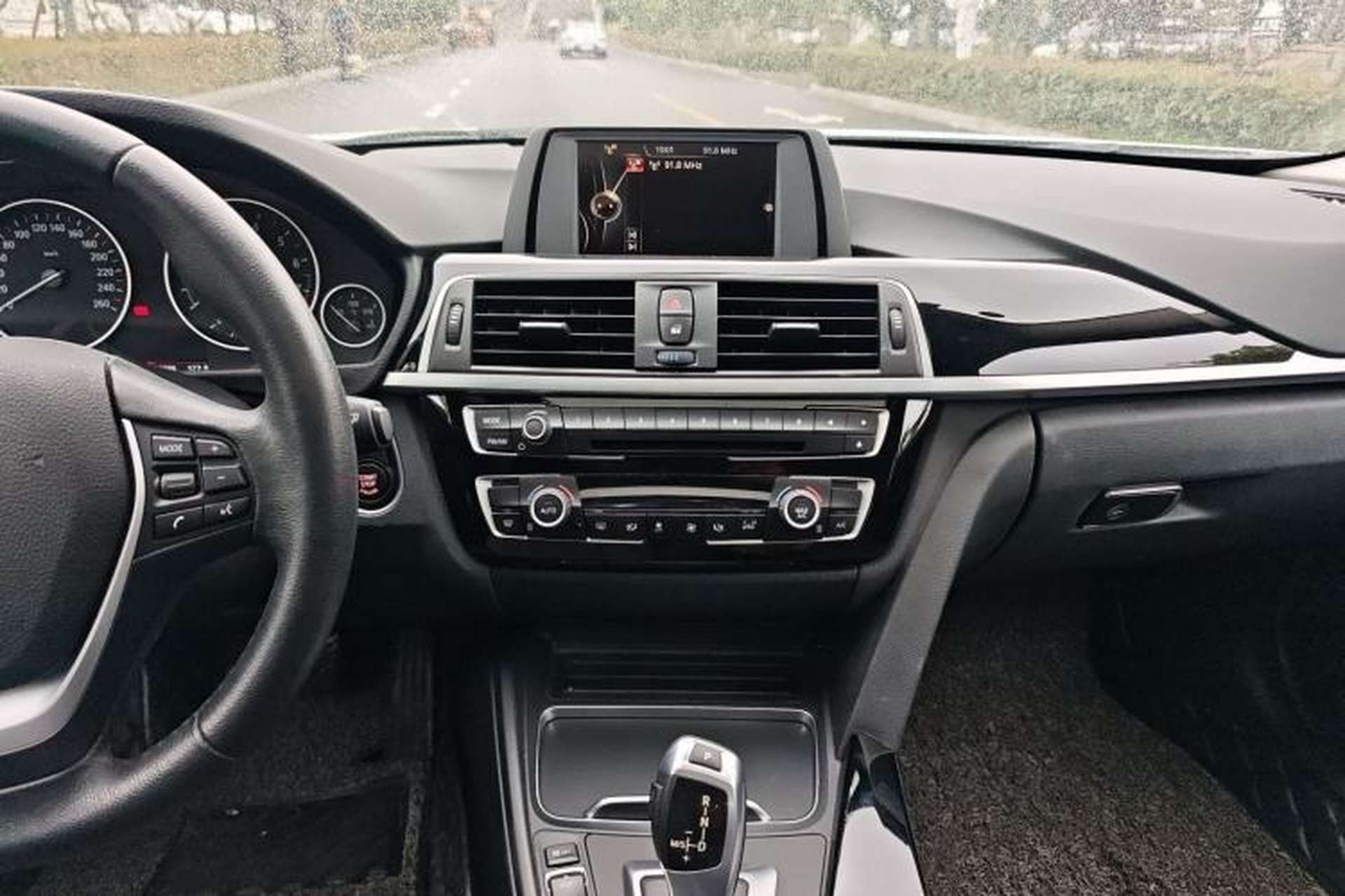 Used BMW 3 Series 2017 320Li Fashion Model Audio And AC Panel