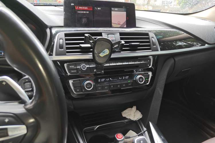 Used BMW 3 Series 2017 320Li M Sport Edition Audio And AC Panel