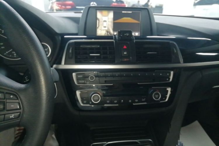 Used BMW 3 Series 2017 318Li Fashion Model Audio And AC Panel