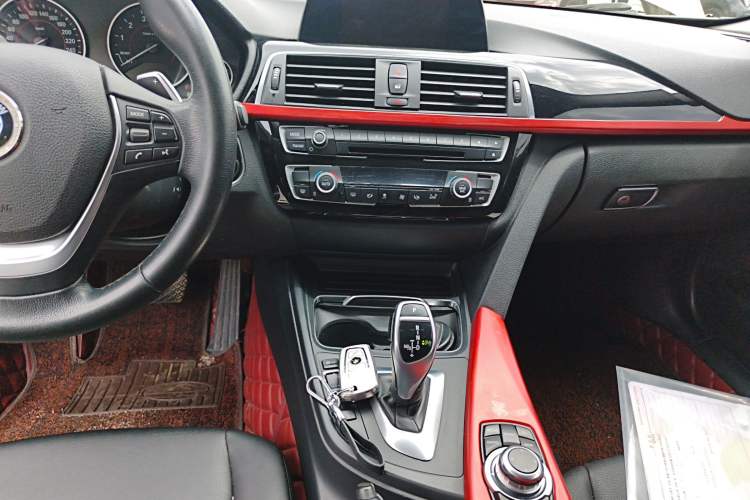 Used BMW 3 Series 2017 320Li M Sport Edition Audio And AC Panel