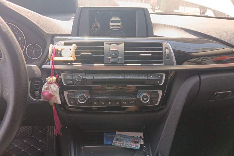 Used BMW 3 Series 2017 320Li Fashion Model Audio And AC Panel