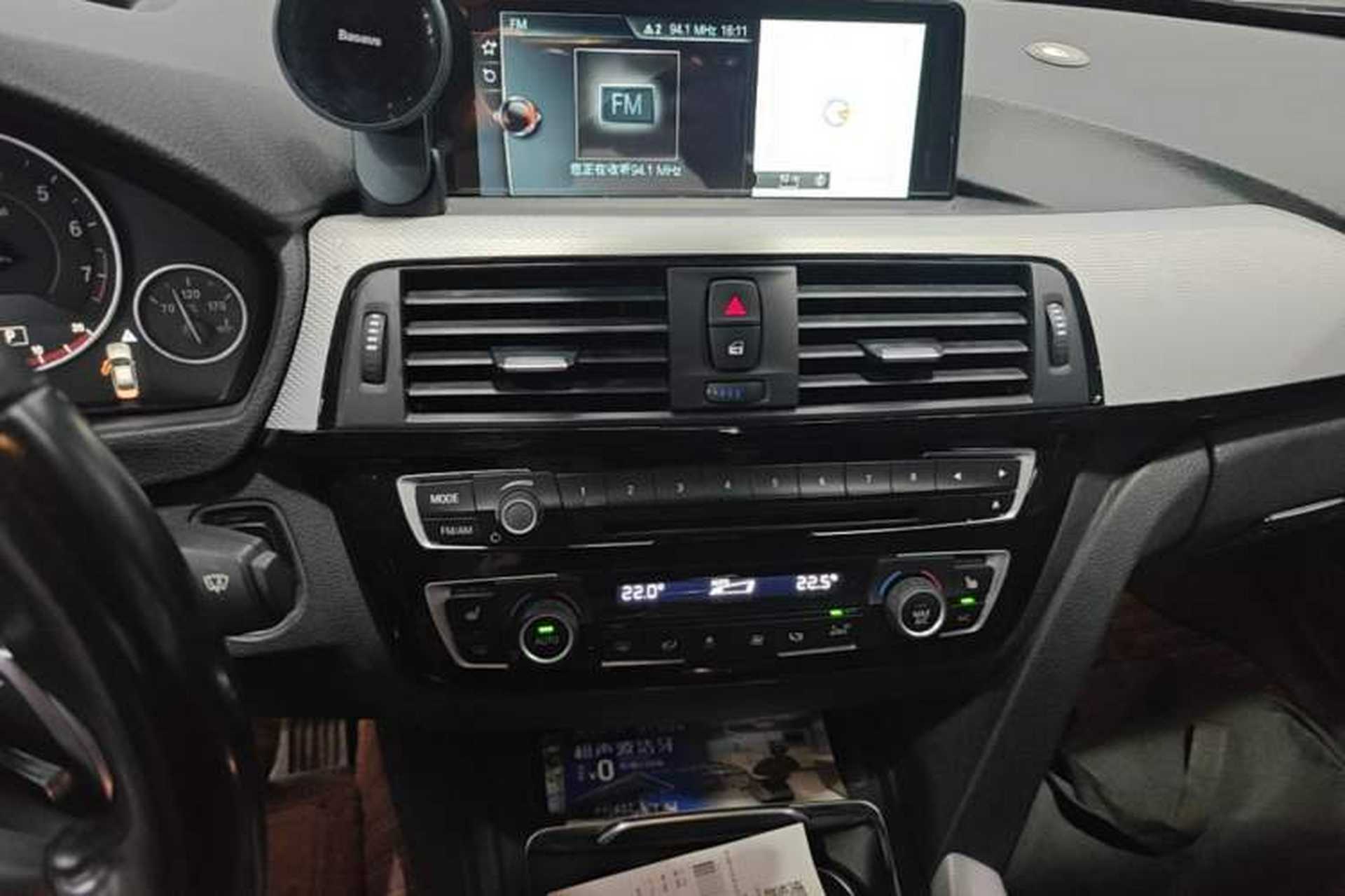 Used BMW 3 Series 2017 330i M Sport Edition Audio And AC Panel