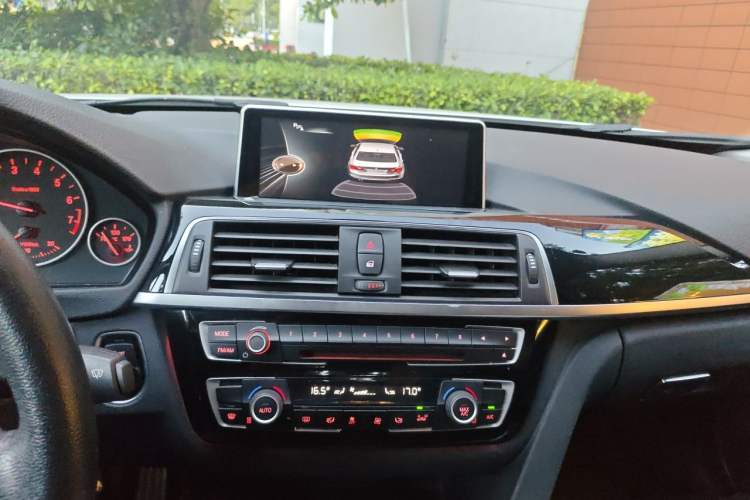 Used BMW 3 Series 2017 318Li Fashion Model Audio And AC Panel