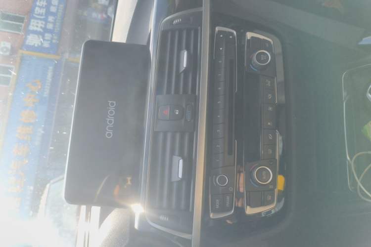 Used BMW 3 Series 2017 320Li Fashion Model Audio And AC Panel