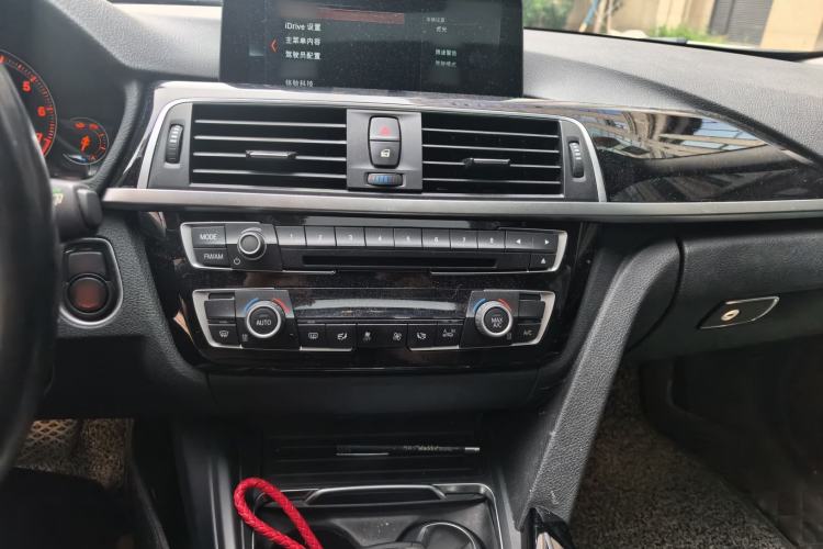 Used BMW 3 Series 2017 320Li Fashion Model Audio And AC Panel
