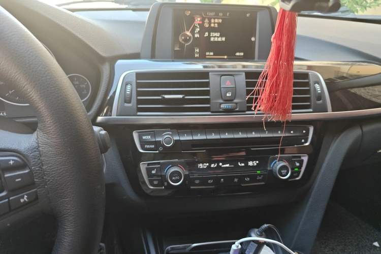 Used BMW 3 Series 2017 320Li Fashion Model Audio And AC Panel