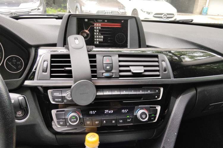 Used BMW 3 Series 2017 320Li Fashion Model Audio And AC Panel