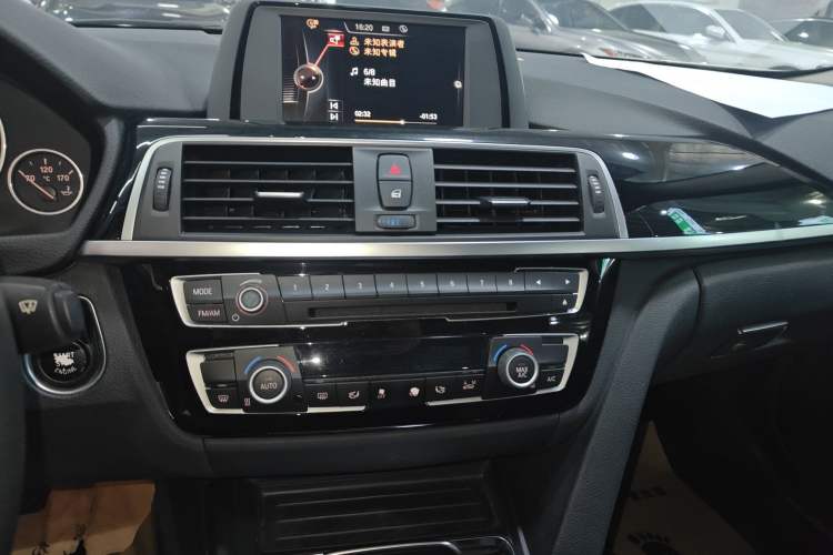Used BMW 3 Series 2017 320Li Fashion Model Audio And AC Panel