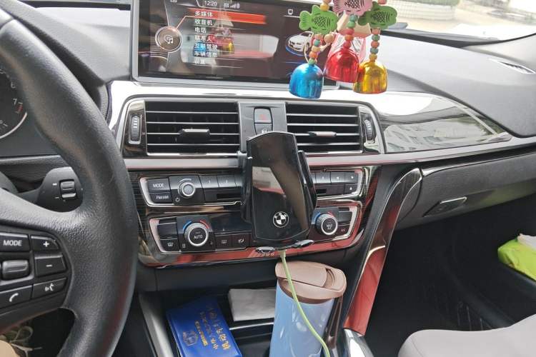 Used BMW 3 Series 2017 318Li Fashion Model Audio And AC Panel