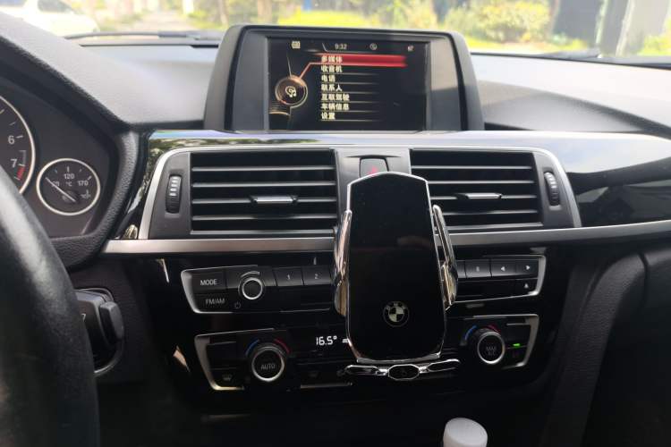 Used BMW 3 Series 2017 318Li Fashion Model Audio And AC Panel