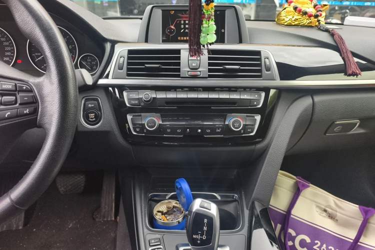 Used BMW 3 Series 2017 320Li Fashion Model Audio And AC Panel
