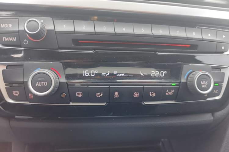 Used BMW 3 Series 2017 320Li Fashion Model Audio And AC Panel