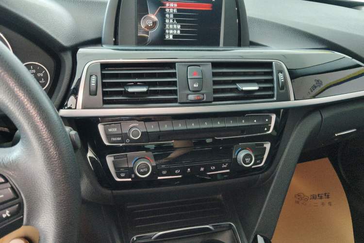 Used BMW 3 Series 2017 320Li Fashion Model Audio And AC Panel