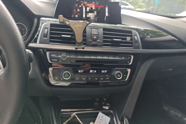 Used BMW 3 Series 2017 320Li M Sport Edition Audio And AC Panel